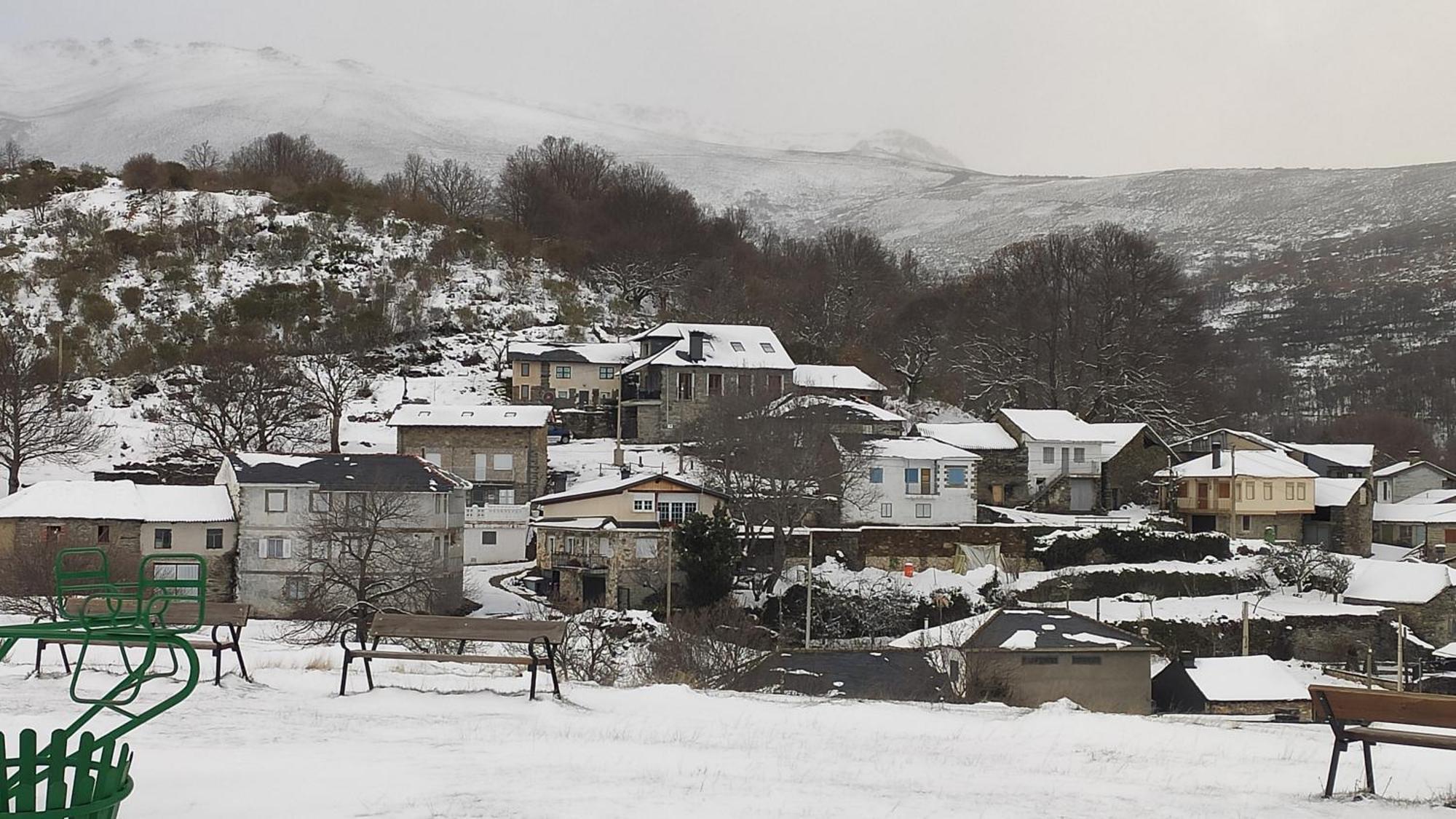 Гостевой дом Casa Rural Pajarica En Sanabria Сан-Сиприан Экстерьер фото